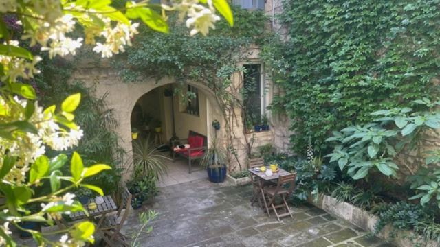 Le Grand Rouget Lägenhet Beaucaire  Exteriör bild