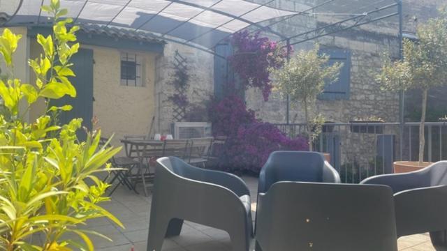 Le Grand Rouget Lägenhet Beaucaire  Exteriör bild